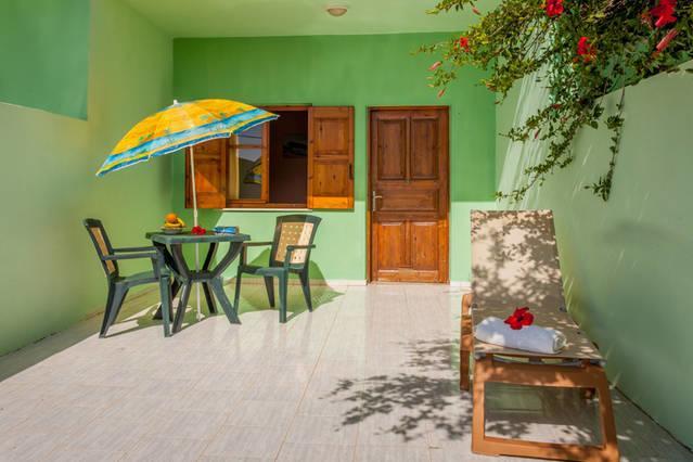 Zorbas Rooms Frangocastelo Exterior photo